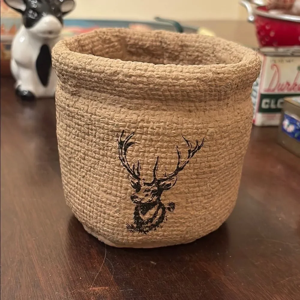 Rustic Tan Burlap Resin Deer Planter